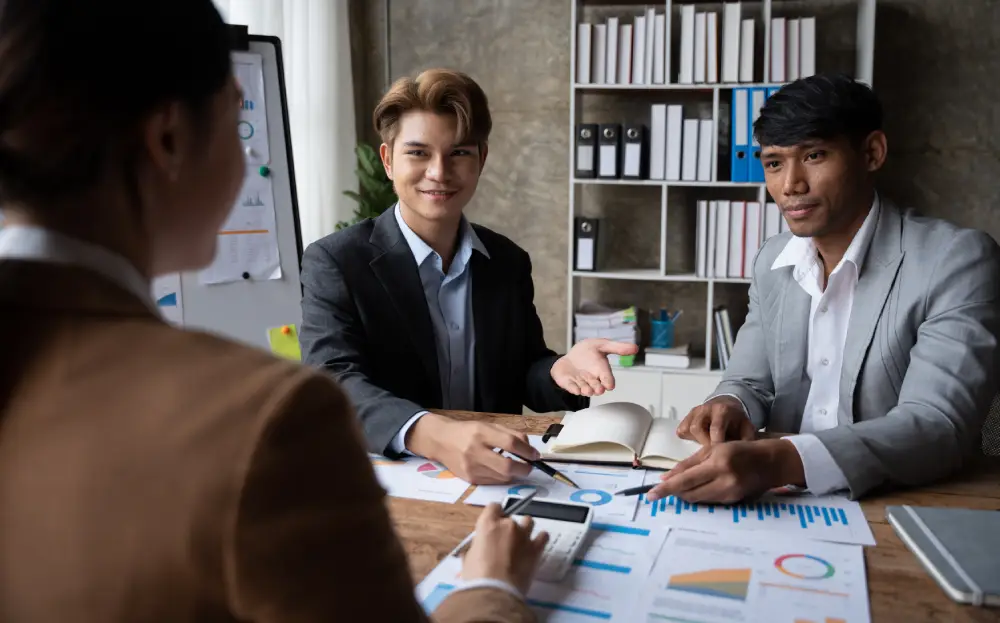 financial consultant​